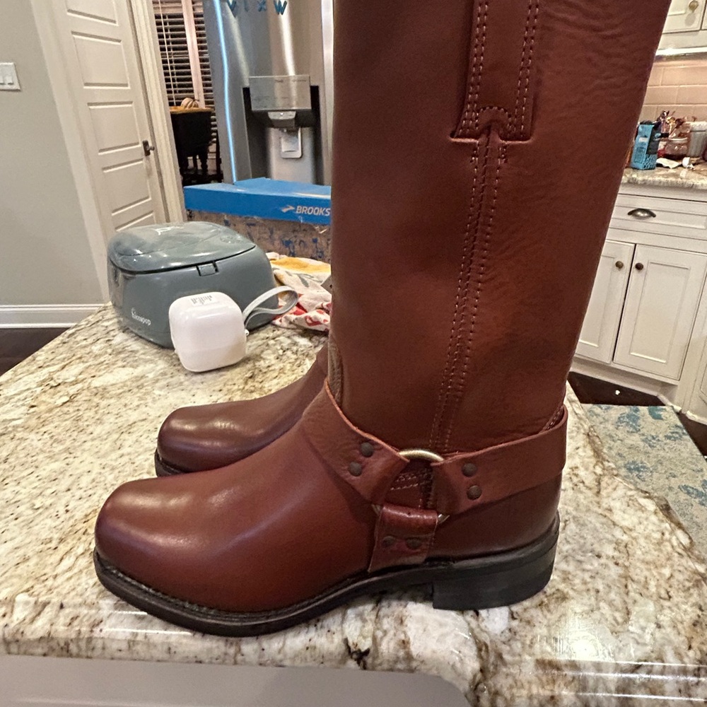 FRYE Harness 12R Brown Leather Boots